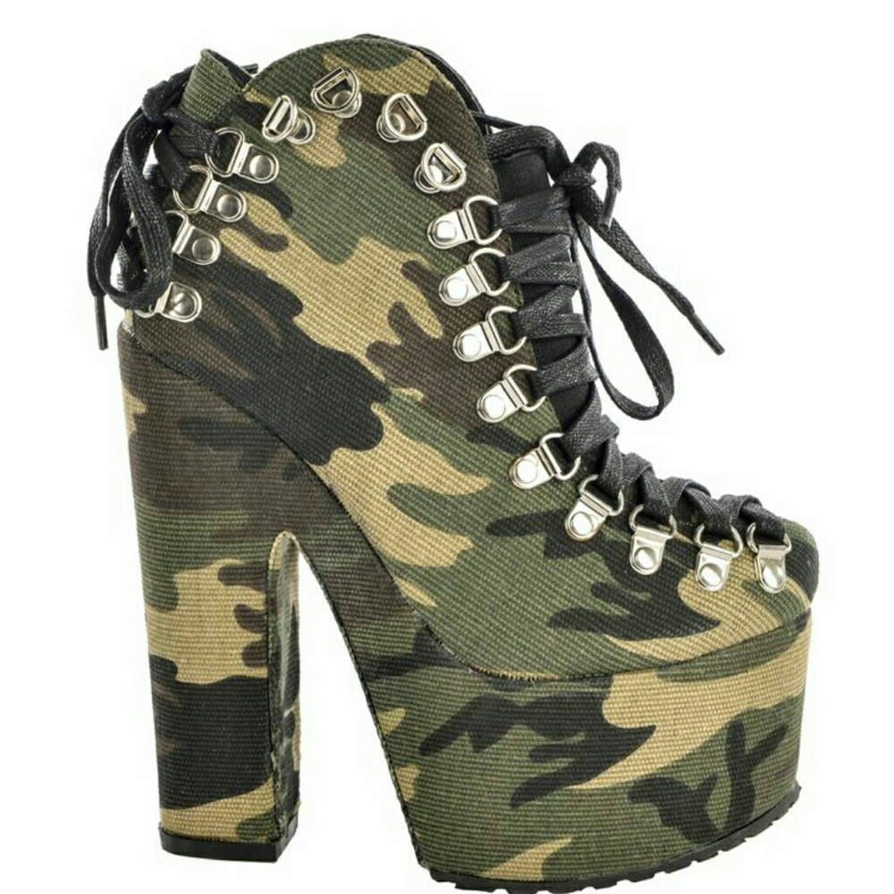 Camouflaged Fatigue Army platform booties